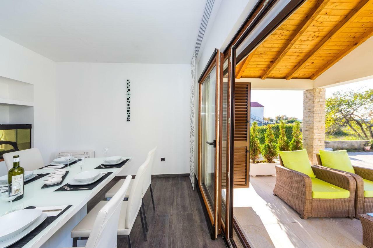 Apartments Draznik Затон Екстер'єр фото